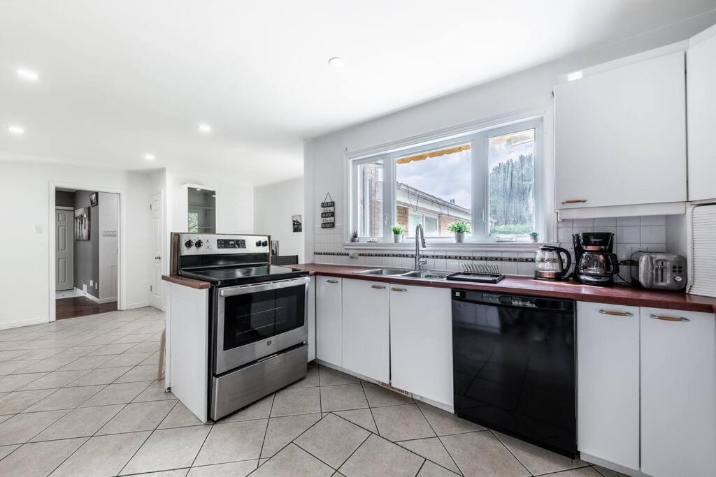 Spacious 4Br House Close To Dt Apartment Brossard Exterior foto