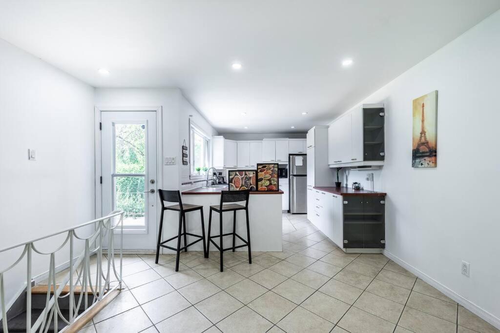 Spacious 4Br House Close To Dt Apartment Brossard Exterior foto