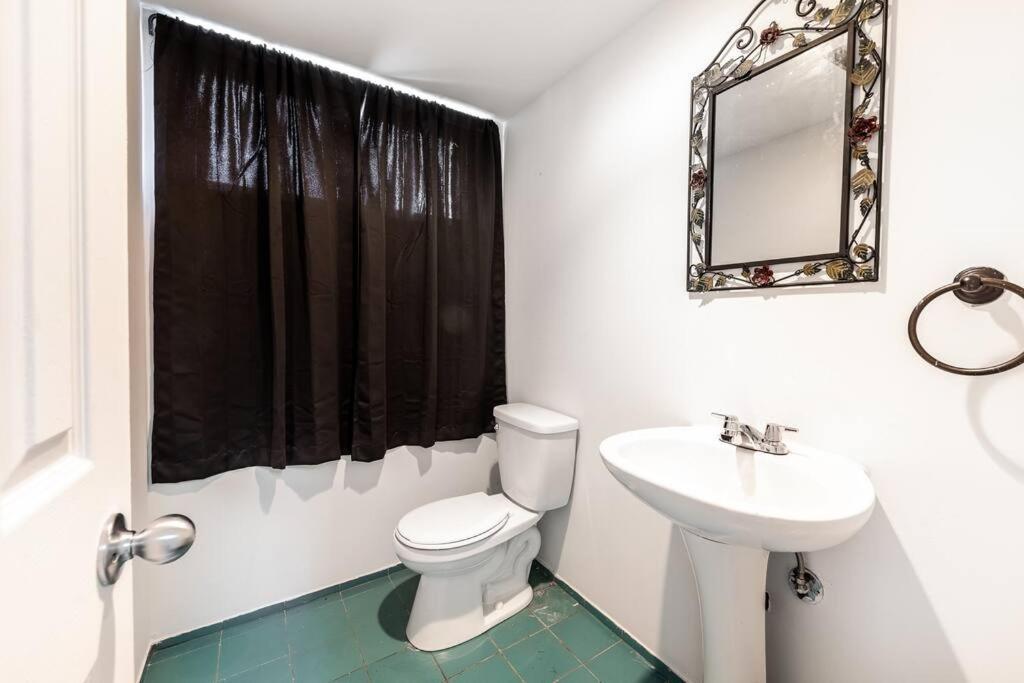 Spacious 4Br House Close To Dt Apartment Brossard Exterior foto