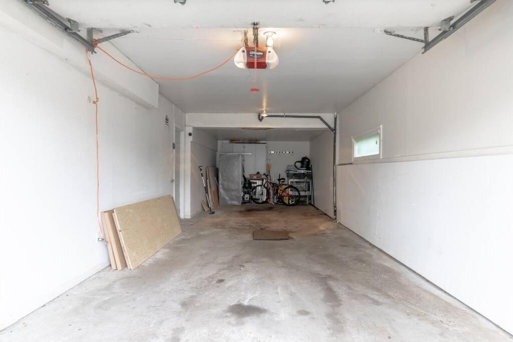 Spacious 4Br House Close To Dt Apartment Brossard Exterior foto