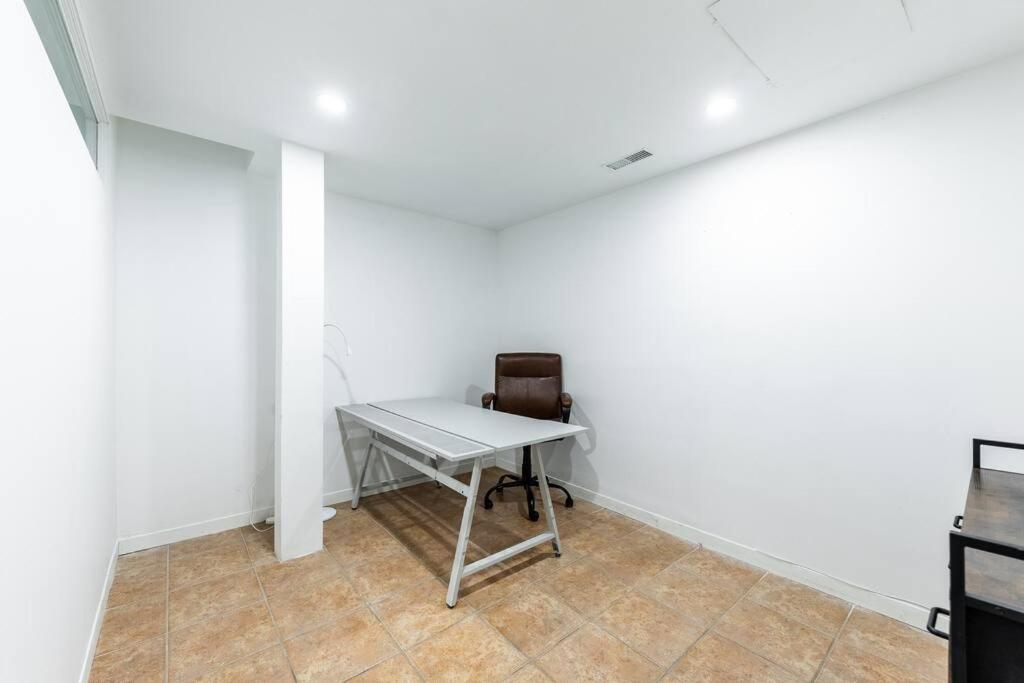 Spacious 4Br House Close To Dt Apartment Brossard Exterior foto